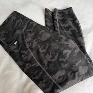 Fabletics Camouflage Ankle Length Leggings Compression Women’s M Tummy Control